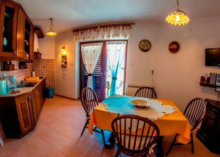Beautiful-banjole-beachside-apartment-a1-150m-from-the-beach Apartment