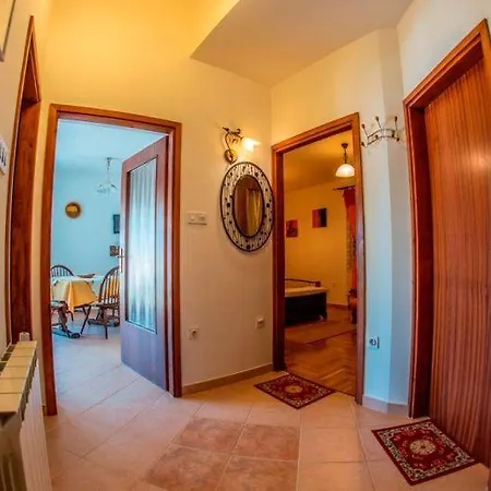 Beautiful-banjole-beachside-apartment-a1-150m-from-the-beach Apartment